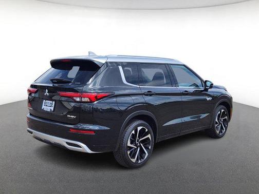 2025 Mitsubishi Outlander PHEV SEL
