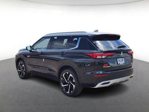 2025 Mitsubishi Outlander PHEV SEL