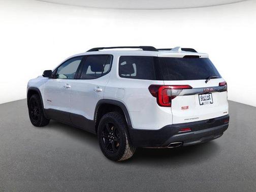 2022 GMC Acadia AWD AT4