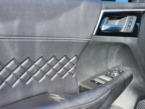 2025 Mitsubishi Outlander PHEV SEL