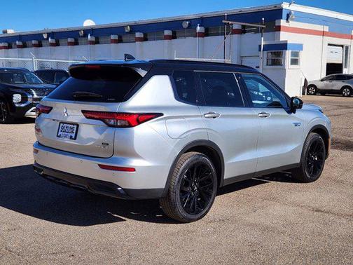 2025 Mitsubishi Outlander PHEV SEL