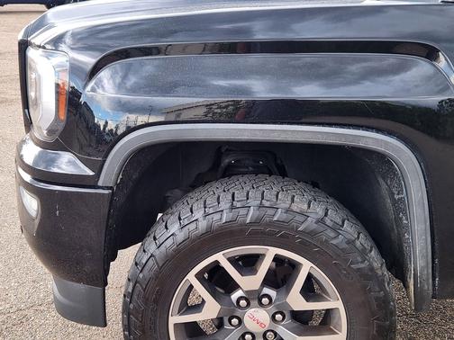 Onyx Black 2017 GMC Sierra 1500 SLT