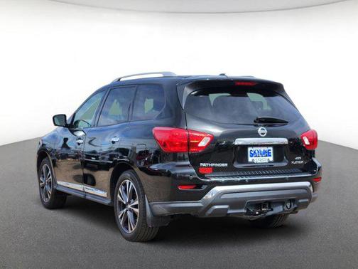 2017 Nissan Pathfinder Platinum