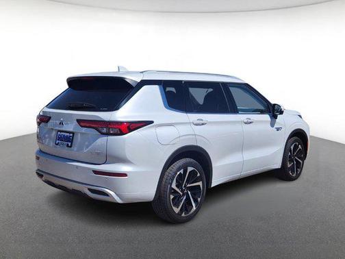2025 Mitsubishi Outlander PHEV SEL