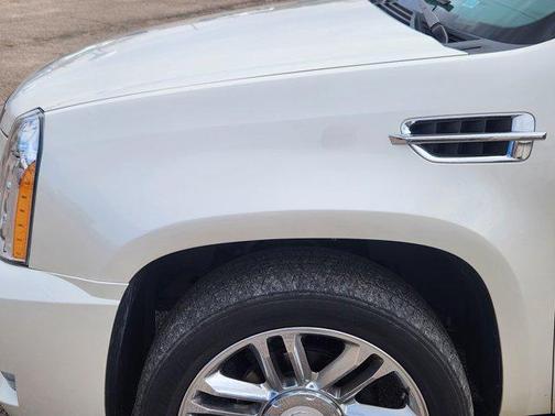 2014 Cadillac Escalade Platinum Edition