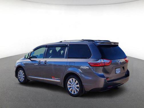 2017 Toyota Sienna XLE Premium