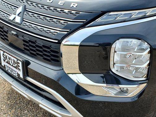 2025 Mitsubishi Outlander PHEV SEL