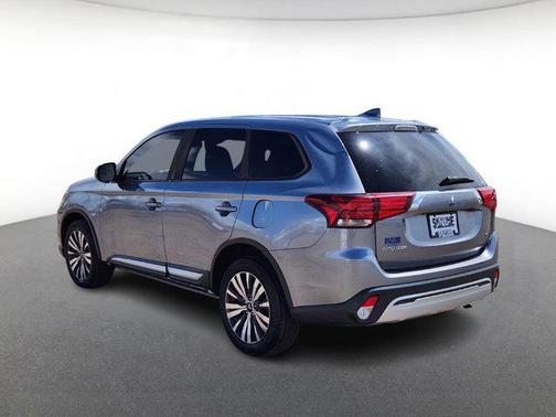2020 Mitsubishi Outlander SE