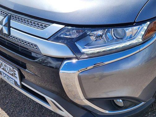 2020 Mitsubishi Outlander SE