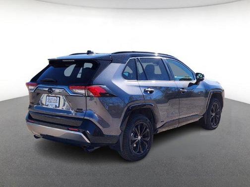 2022 Toyota RAV4 Hybrid SE