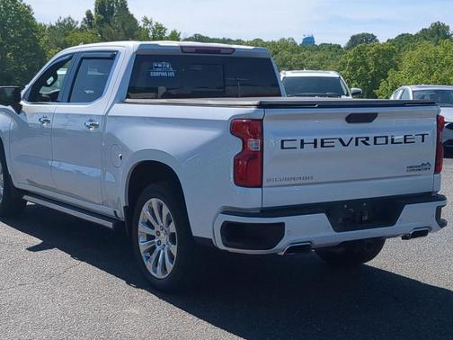 Iridescent Pearl Tricoat 2019 Chevrolet Silverado 1500 High Country