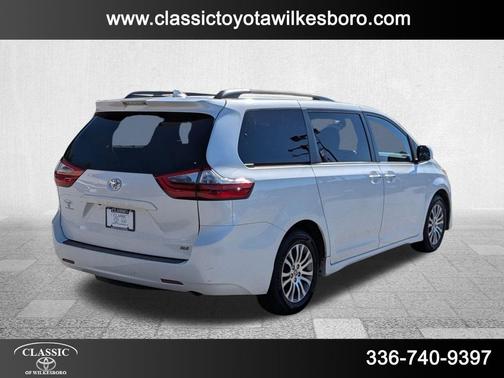 2020 Toyota Sienna XLE