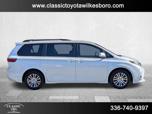 2020 Toyota Sienna XLE