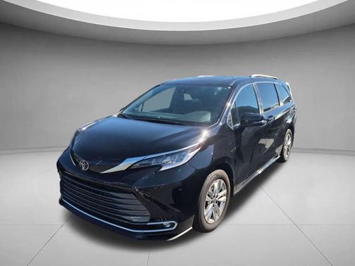 Midnight Black Met 2026 Toyota Sienna Limited