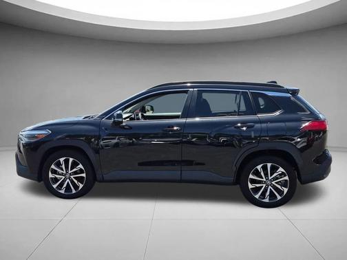 -SELECT- 2023 Toyota Corolla Cross XLE