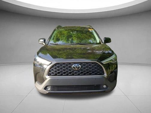 -SELECT- 2023 Toyota Corolla Cross XLE