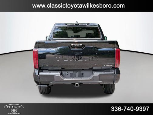 2025 Toyota Tundra Hybrid Platinum