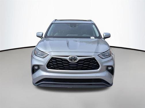 Celestial Silver Metallic 2020 Toyota Highlander XLE