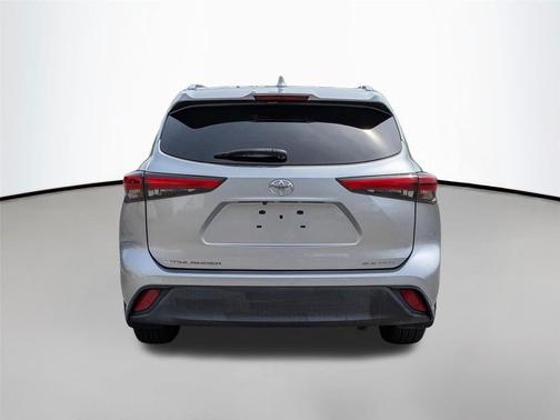 Celestial Silver Metallic 2020 Toyota Highlander XLE