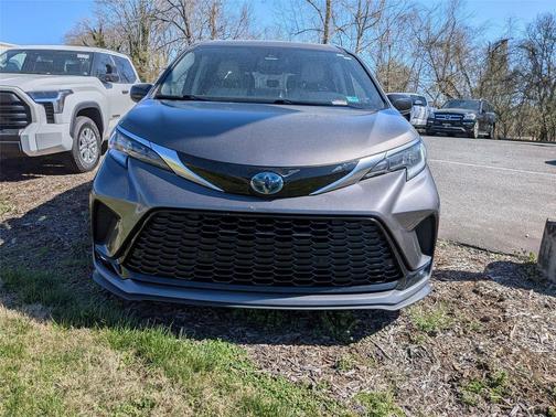 2022 Toyota Sienna XSE 7 Passenger