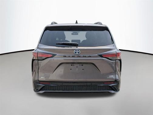 2022 Toyota Sienna XSE 7 Passenger