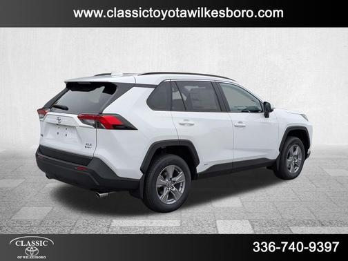 2025 Toyota RAV4 Hybrid XLE