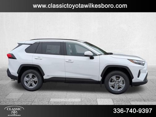 2025 Toyota RAV4 Hybrid XLE