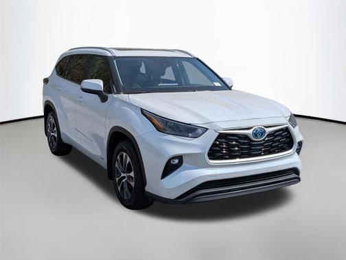 2024 Toyota Highlander Hybrid XLE