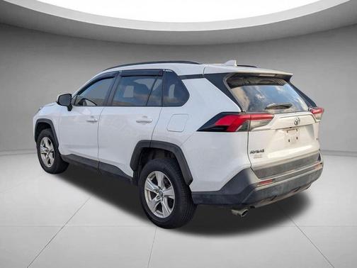 Super White 2020 Toyota RAV4 XLE