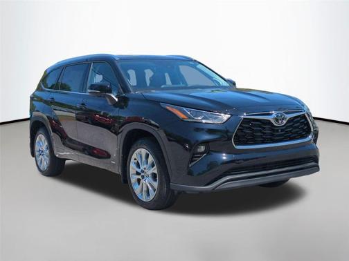 Midnight Black Metallic 2026 Toyota Highlander Hybrid Limited