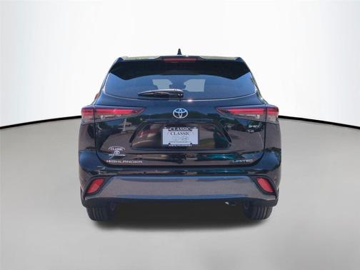 Midnight Black Metallic 2026 Toyota Highlander Hybrid Limited
