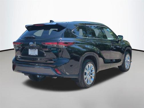 Midnight Black Metallic 2026 Toyota Highlander Hybrid Limited
