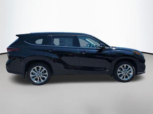 Midnight Black Metallic 2026 Toyota Highlander Hybrid Limited