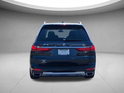 Black Sapphire Metallic 2019 BMW X7 xDrive40i