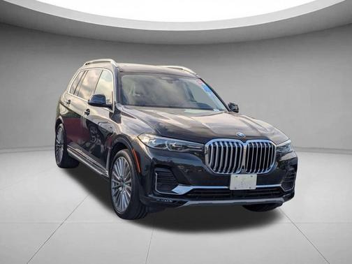 Black Sapphire Metallic 2019 BMW X7 xDrive40i