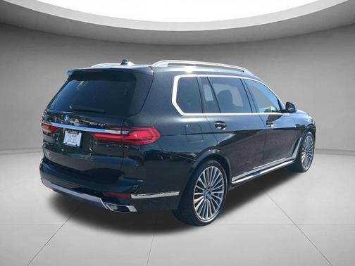 Black Sapphire Metallic 2019 BMW X7 xDrive40i