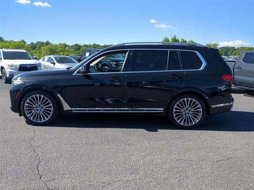 Black Sapphire Metallic 2019 BMW X7 xDrive40i
