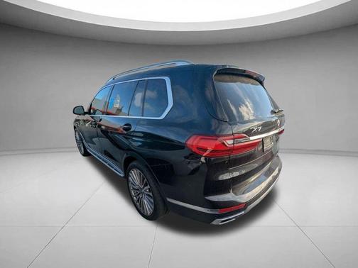 Black Sapphire Metallic 2019 BMW X7 xDrive40i