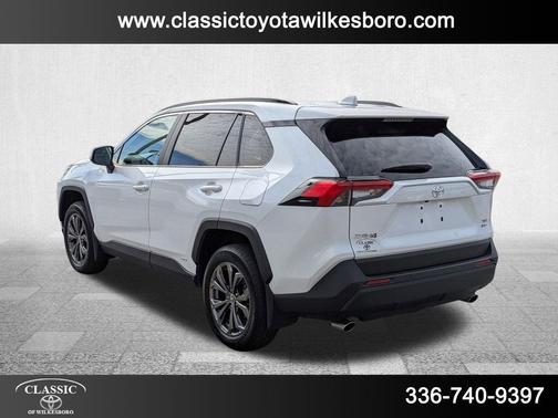 2025 Toyota RAV4 Hybrid XLE Premium