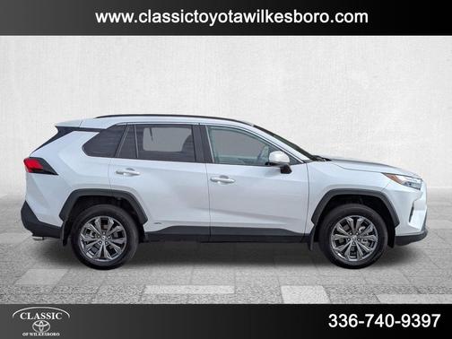 2025 Toyota RAV4 Hybrid XLE Premium