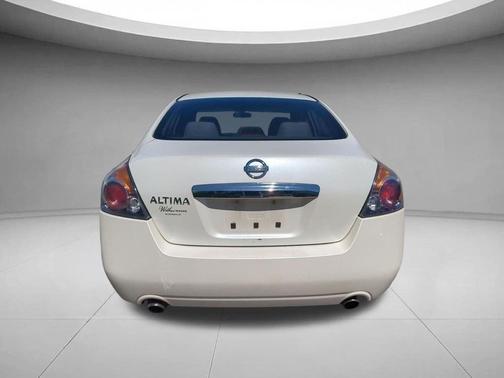Winter Frost Pearl 2011 Nissan Altima 2.5