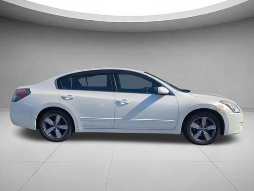 Winter Frost Pearl 2011 Nissan Altima 2.5