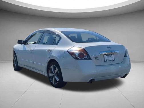 Winter Frost Pearl 2011 Nissan Altima 2.5