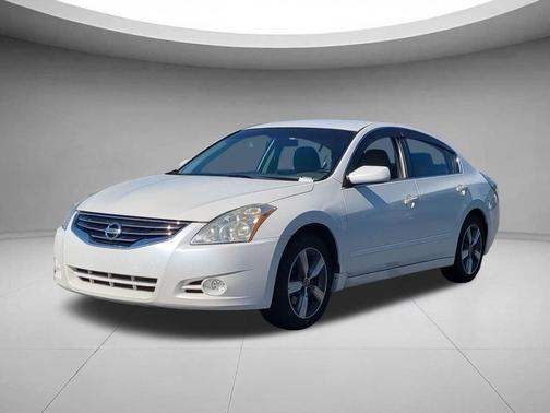 Winter Frost Pearl 2011 Nissan Altima 2.5