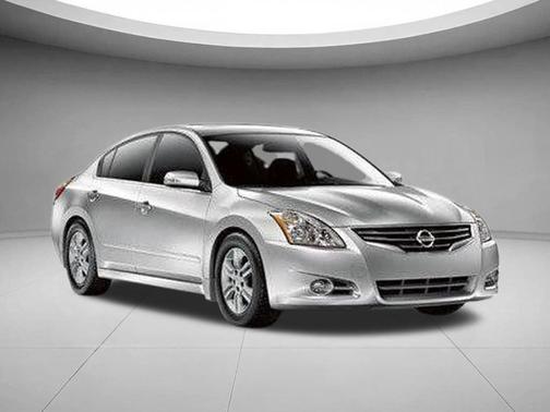 Winter Frost Pearl 2011 Nissan Altima 2.5