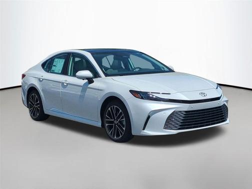 Wind Chill Pearl 2026 Toyota Camry XLE