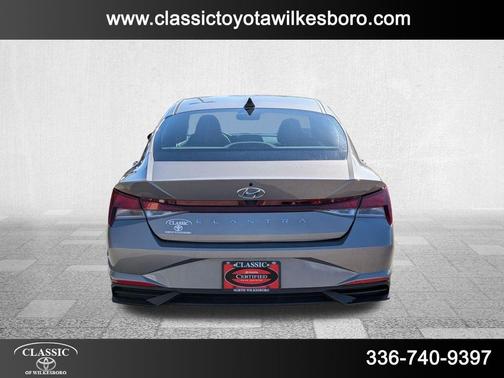 2022 Hyundai ELANTRA SEL