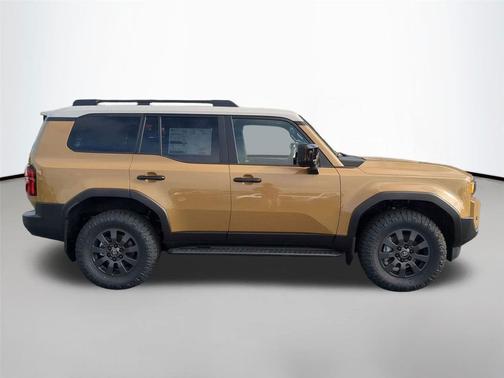 Trail Dust/Gray Scape Roof 2026 Toyota Land Cruiser Base