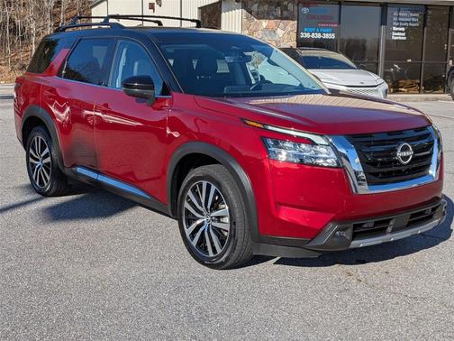 2023 Nissan Pathfinder Platinum 4WD