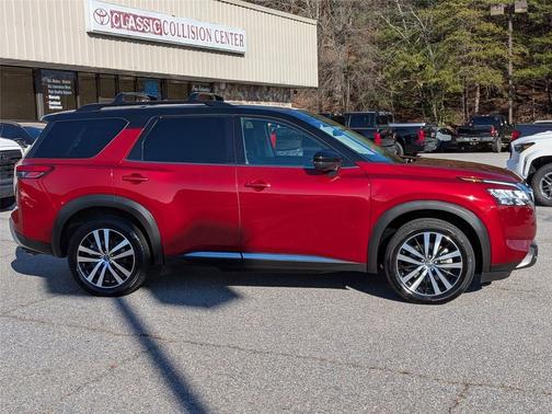 2023 Nissan Pathfinder Platinum 4WD